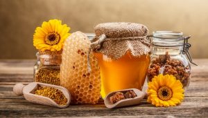 فوائد اكل العسل على الريق
