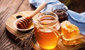 فوائد و اضرار العسل على الريق للرجيم