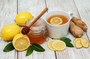 فوائد الزنجبيل مع العسل والليمون على الريق